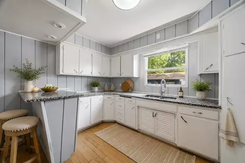 Kitchen - 14935 Evers St, Dolton, IL 60419 photo 2 of 4