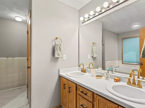 3476 Valley Woods Dr, Cherry Valley, IL 61016 photo 19
