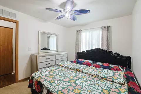 Bedroom - 39764 Waterloo Dr, Beach Park, IL 60083 photo 2 of 6