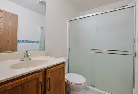 Bath - 39764 Waterloo Dr, Beach Park, IL 60083 photo 1 of 3