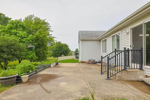 Exterior - 39764 Waterloo Dr, Beach Park, IL 60083 photo 3 of 9