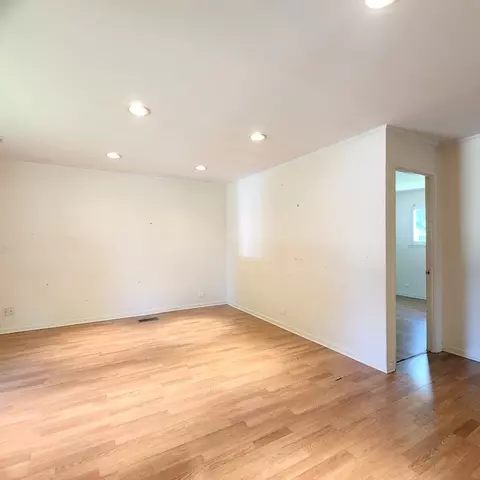 Living - 245 E Dennis Rd, Wheeling, IL 60090 photo 2 of 2