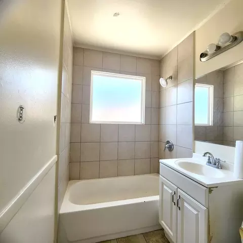 Bath - 245 E Dennis Rd, Wheeling, IL 60090 photo 1 of 1