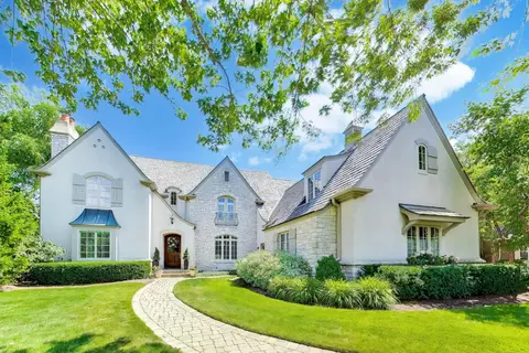 1871 W Salisbury Ln, Lake Forest, IL 60045