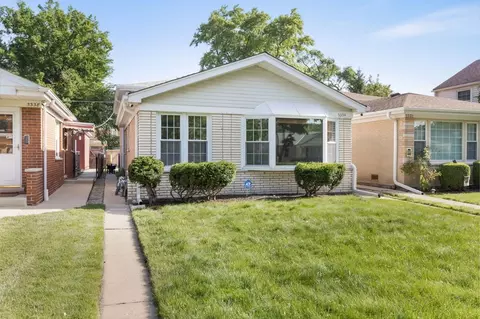 5334 Grove St, Skokie, IL 60077