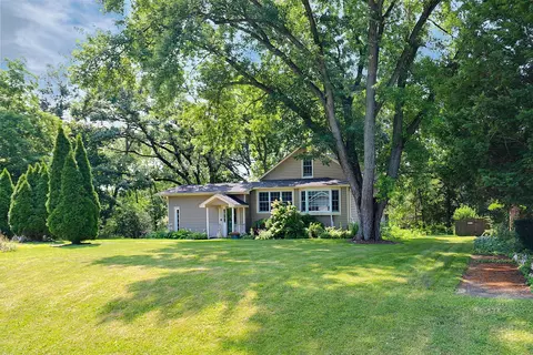 28 W719 Barnes Ave, West Chicago, IL 60185