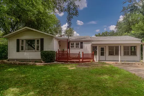 1826 Leonard Rd, Rockford, IL 61109