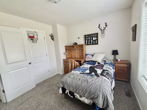 205 Sundance Trl, Capron, IL 61012 photo 14