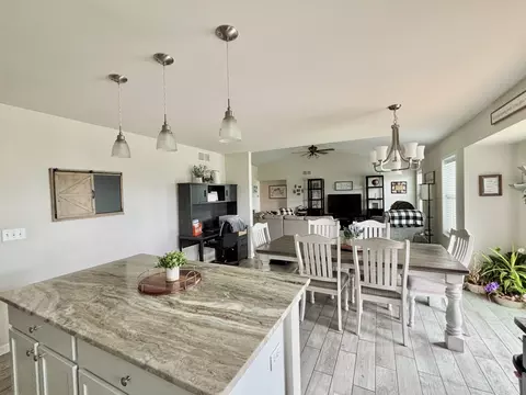205 Sundance Trl, Capron, IL 61012 photo 10
