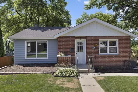 110 Cheri Ln, Antioch, IL 60002