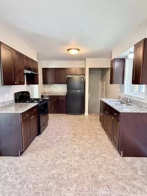 Kitchen - 1820 169th St, Hazel Crest, IL 60429 photo 2 of 5