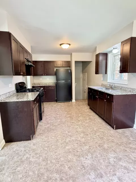 Kitchen - 1820 169th St, Hazel Crest, IL 60429 photo 3 of 5