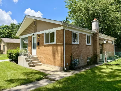 Exterior - 1820 169th St, Hazel Crest, IL 60429 photo 4 of 5