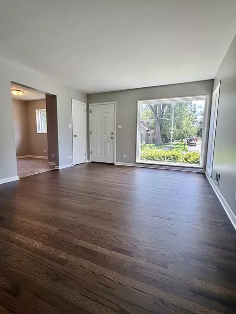 Living - 1820 169th St, Hazel Crest, IL 60429 photo 2 of 3