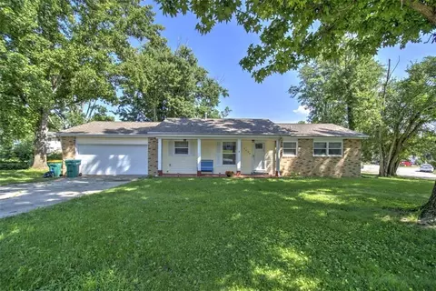 1130 S Wildwood Dr, Mount Zion, IL 62549