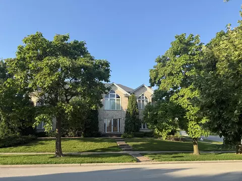 1004 Saddle Ln, Lemont, IL 60439