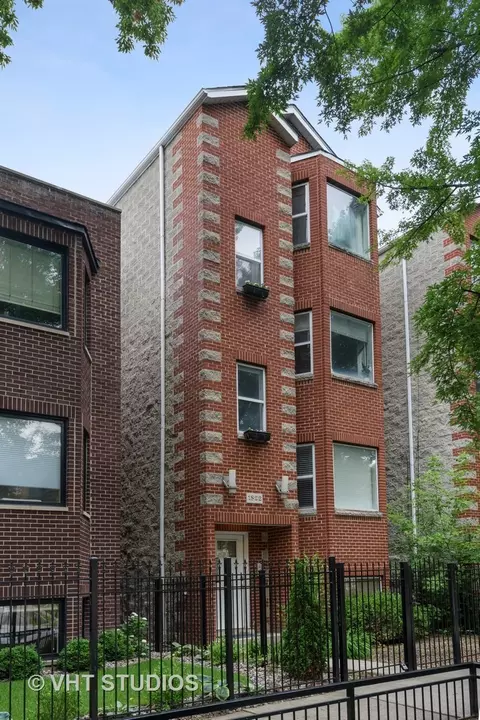 1822 W Ellen St #4, Chicago, IL 60622