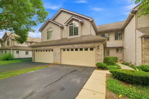 1509 N Saint Marks Pl, Palatine, IL 60067