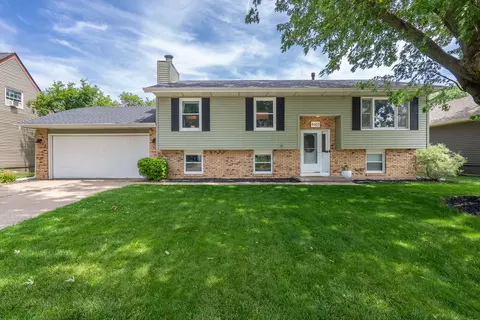 4403 Cedar St, Davenport, IA 52806