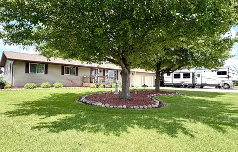 Exterior - 110 N Seigel St, Lostant, IL 61334 photo 2 of 20