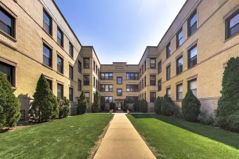 4821 N Kimball Ave #3, Chicago, IL 60625