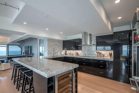 Kitchen - 175 E Delaware Pl #7201-7202, Chicago, IL 60611 photo 2 of 4