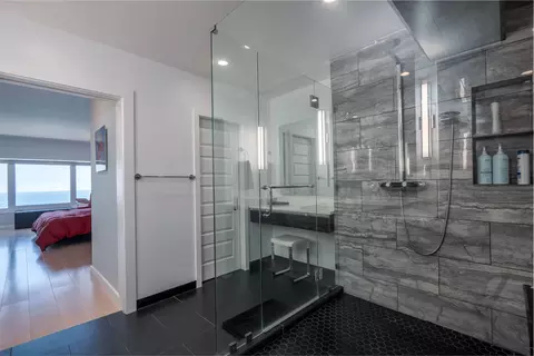 Bath - 175 E Delaware Pl #7201-7202, Chicago, IL 60611 photo 1 of 5