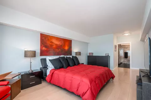 Bedroom - 175 E Delaware Pl #7201-7202, Chicago, IL 60611 photo 2 of 5