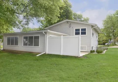 Exterior - 749 Fort St, Ottawa, IL 61350 photo 3 of 4