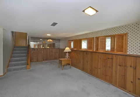 Living - 749 Fort St, Ottawa, IL 61350 photo 4 of 4