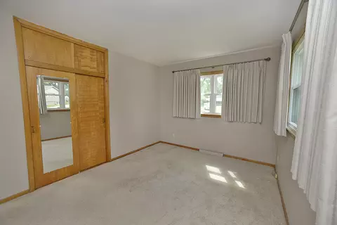 Bedroom - 749 Fort St, Ottawa, IL 61350 photo 1 of 3
