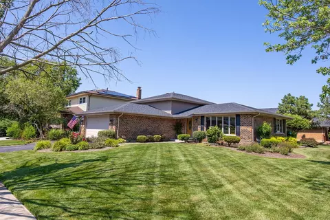 17207 Valley Dr, Tinley Park, IL 60487
