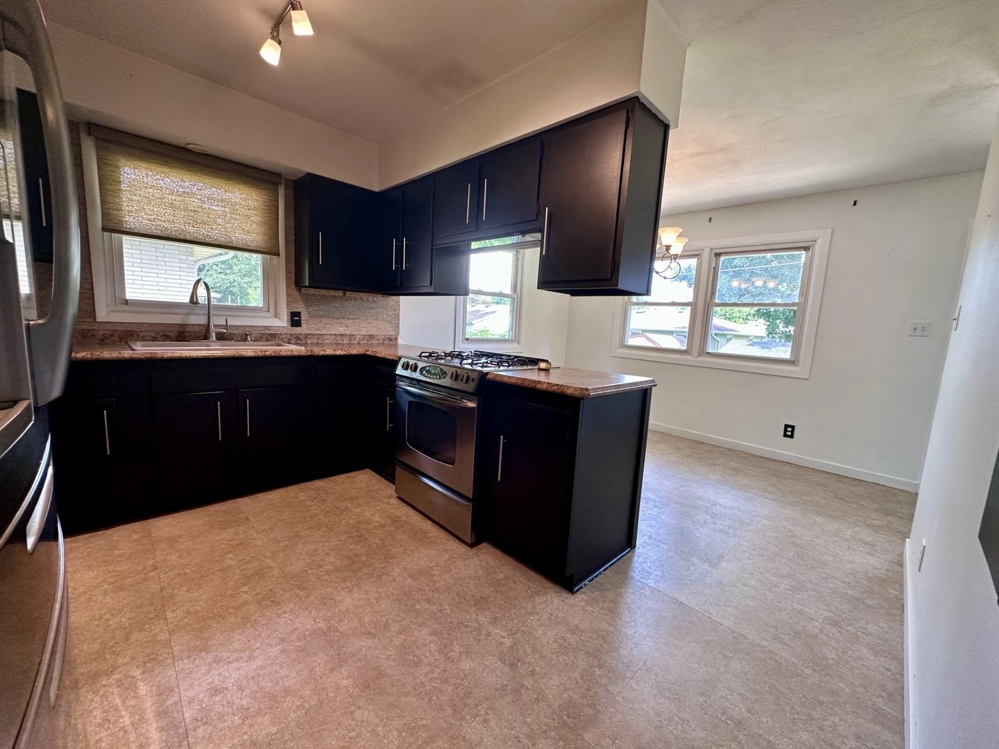 2325 12th St, Peru, IL 61354 photo 7