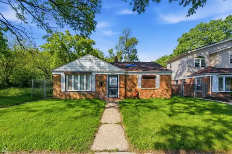 10066 S Van Vlissingen Rd, Chicago, IL 60617