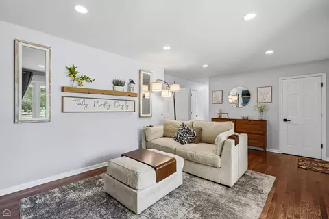 1978 N Fork Cir, Elgin, IL 60123 photo 7