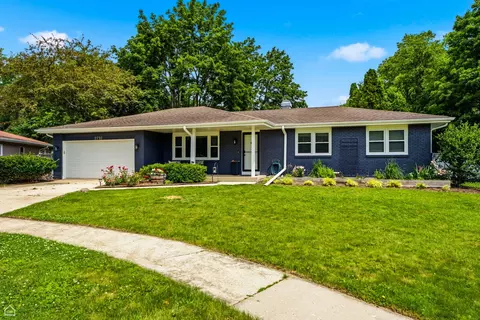 1978 N Fork Cir, Elgin, IL 60123
