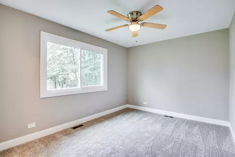Bedroom - 106 Foxcroft Rd, Naperville, IL 60565 photo 4 of 6