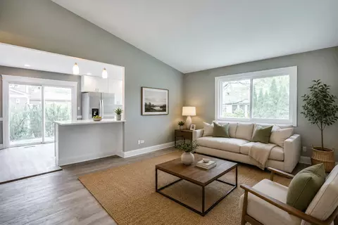 Living - 106 Foxcroft Rd, Naperville, IL 60565 photo 2 of 4