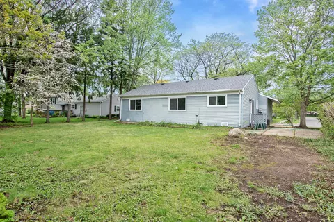 Exterior - 106 Foxcroft Rd, Naperville, IL 60565 photo 3 of 3