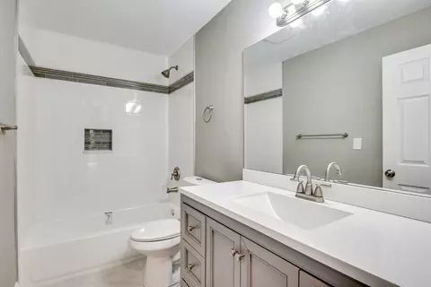 Bath - 106 Foxcroft Rd, Naperville, IL 60565 photo 2 of 3