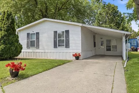 38703 N Sheridan Rd #137, Beach Park, IL 60099
