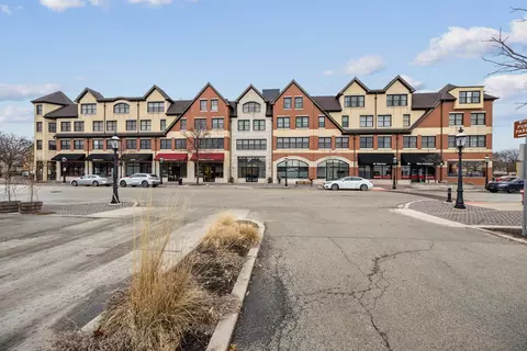 Exterior - 10 E Burlington St #2B, Riverside, IL 60546 photo 8 of 8