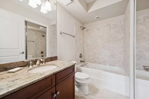 Bath - 10 E Burlington St #2B, Riverside, IL 60546 photo 5 of 5