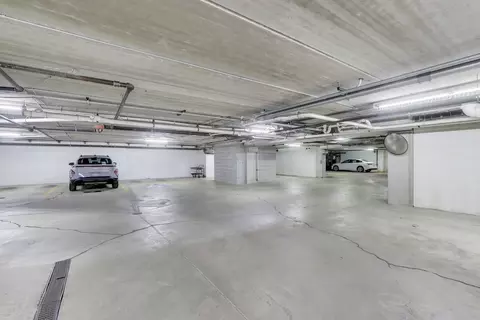 Exterior - 10 E Burlington St #2B, Riverside, IL 60546 photo 5 of 8