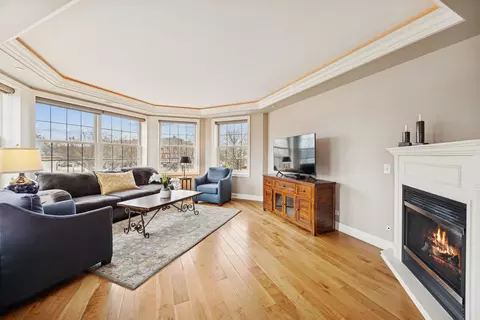 Living - 10 E Burlington St #2B, Riverside, IL 60546 photo 2 of 2