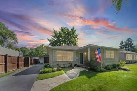 3102 Swallow Ln, Rolling Meadows, IL 60008 photo 2