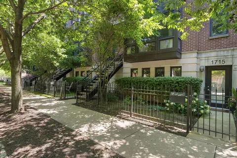 1715 W George St, Chicago, IL 60657