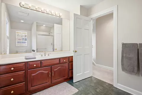 Bath - 233 Valley Rd, Trout Valley, IL 60013 photo 3 of 5