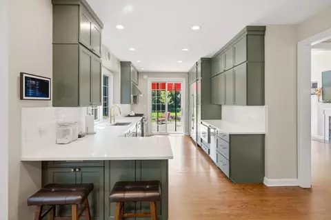 Kitchen - 233 Valley Rd, Trout Valley, IL 60013 photo 1 of 3