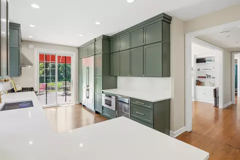 Kitchen - 233 Valley Rd, Trout Valley, IL 60013 photo 2 of 3